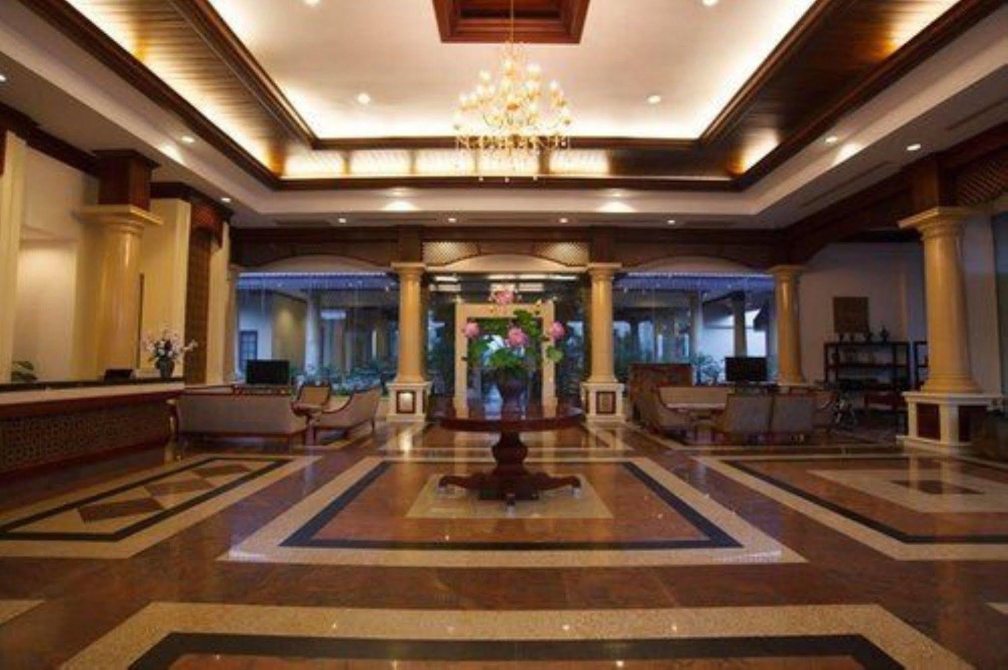The Hotel Amara Nay Pyi Taw Naypyidaw Exterior photo